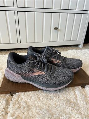 Brooks Adrenaline 21 Women's Gray & lavender Running Shoes 8.5m